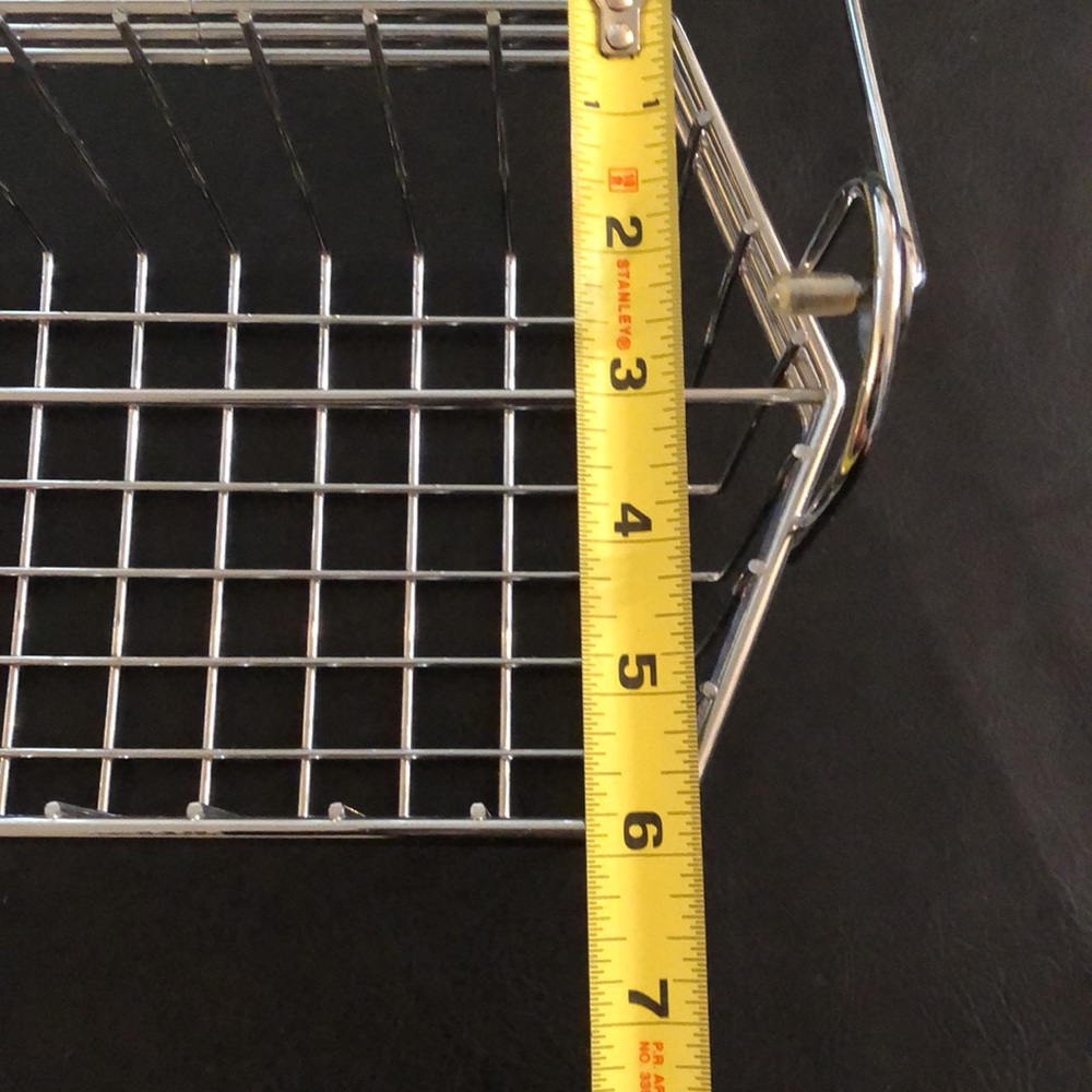 Wire Basket w/Handle and Divider - Picture 5 of 6